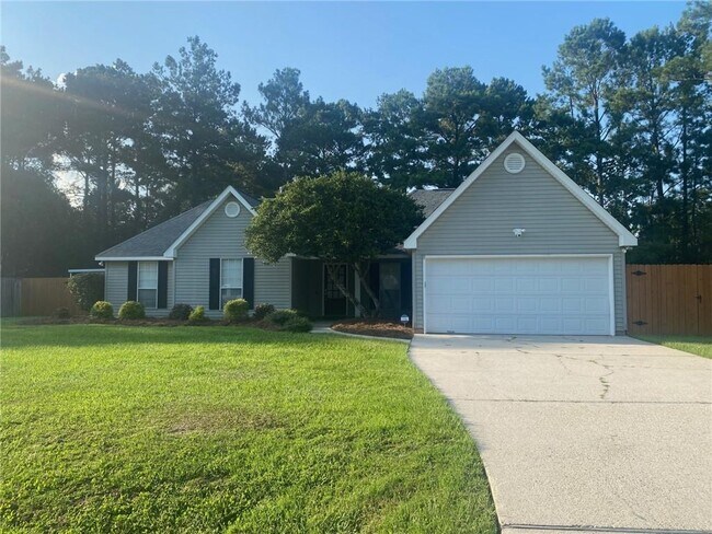 Building Photo - 114 Lazy Creek Dr