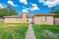 Building Photo - 5 Bedroom