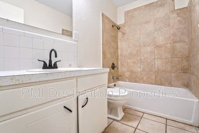 Building Photo - 3542 N 60 St