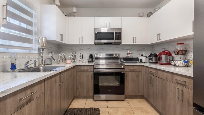 Building Photo - 8390 NW 103rd St