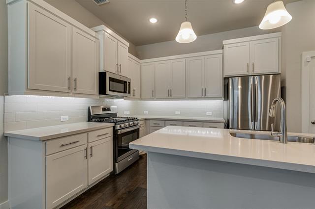Building Photo - 1237 Pebblebrook Dr