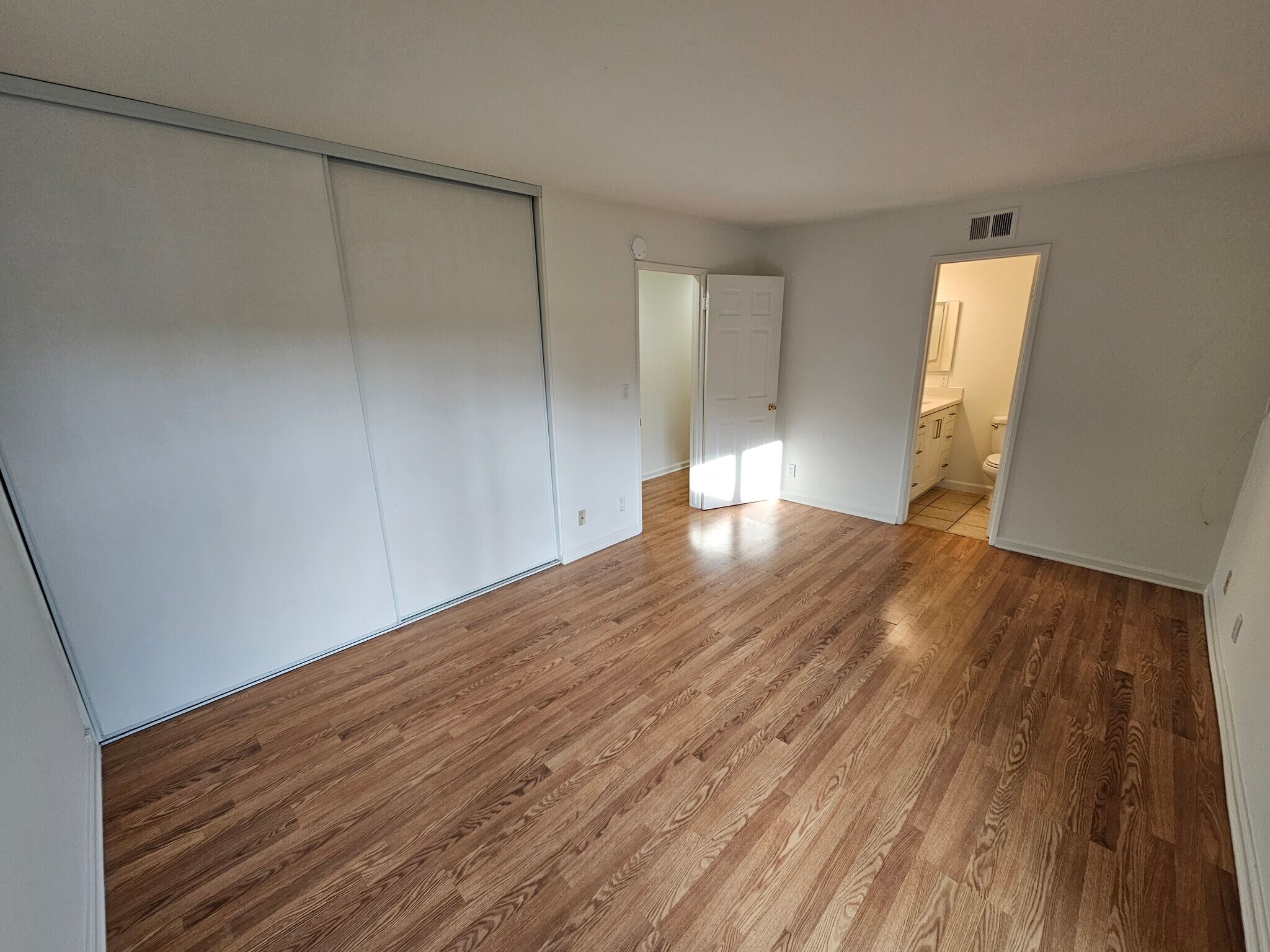 Building Photo - 7632 Amazon Dr