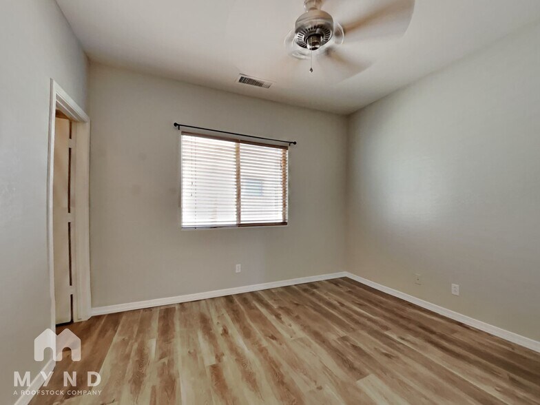 Building Photo - 18646 W Mission Ln