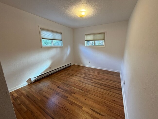 Building Photo - 3 Bedroom 1 Bath single story home