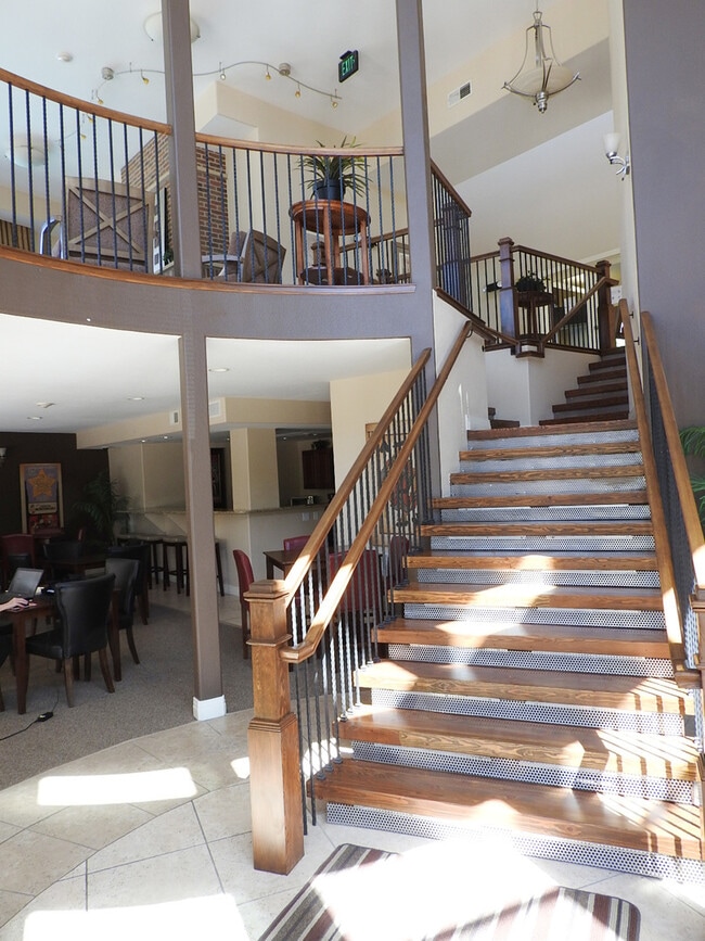 Building Photo - Centennial Condo for Rent! Outdoor Pool an...