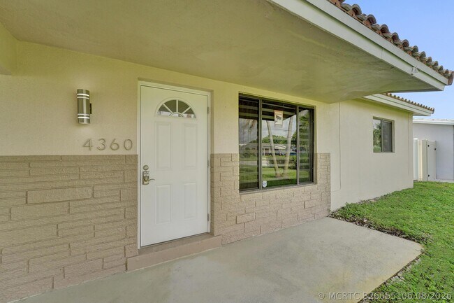 Building Photo - 4360 NE 13th Ave