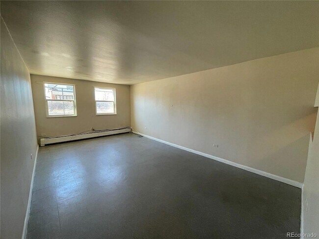 Building Photo - 1590 Clinton St