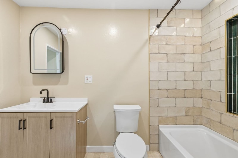 Building Photo - 3608 Wilshire Terrace