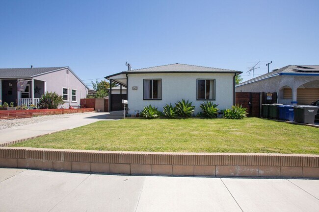 Primary Photo - Lakewood Home, 2 Bedroom, 1 Bath with GREAT Backyard Space!