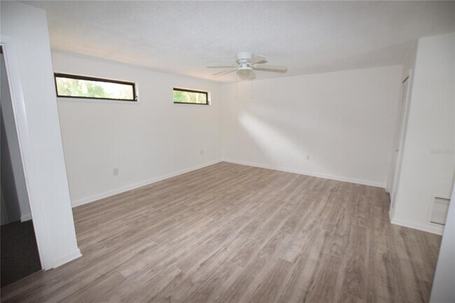 Building Photo - 904 Sumter St