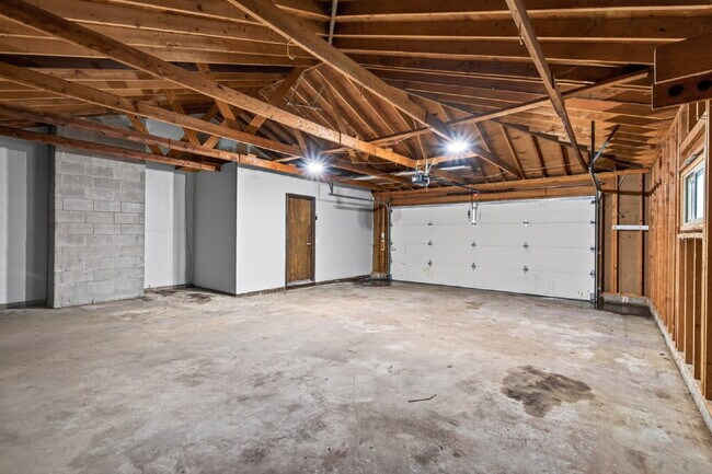 Building Photo - 8370 6th St NE