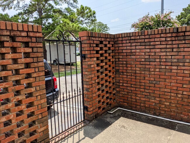 Rear Brick Patio Area - 940 Glenn St