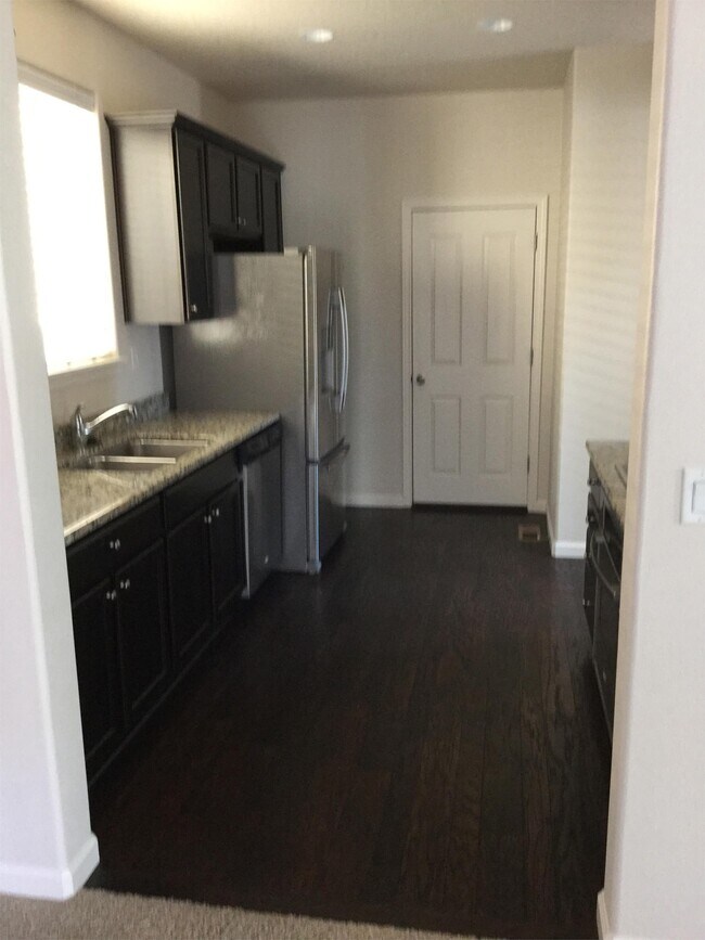 Building Photo - 3395 SE Meadowview Way
