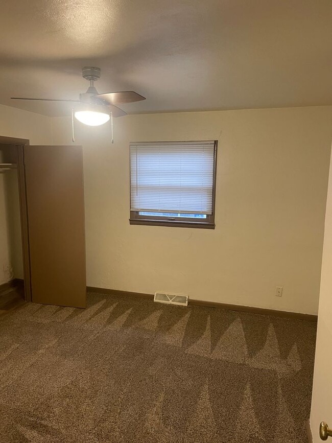 Building Photo - Immaculate 2 Ranch Style Bedroom Duplex