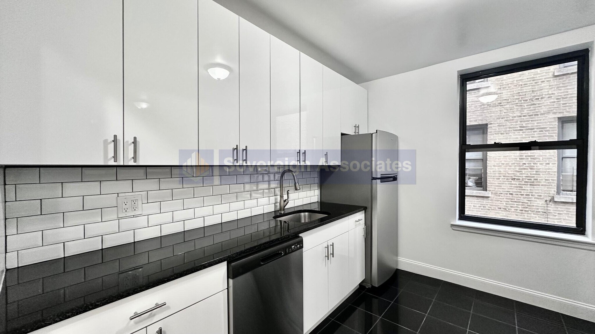 Building Photo - 1803 Riverside Dr