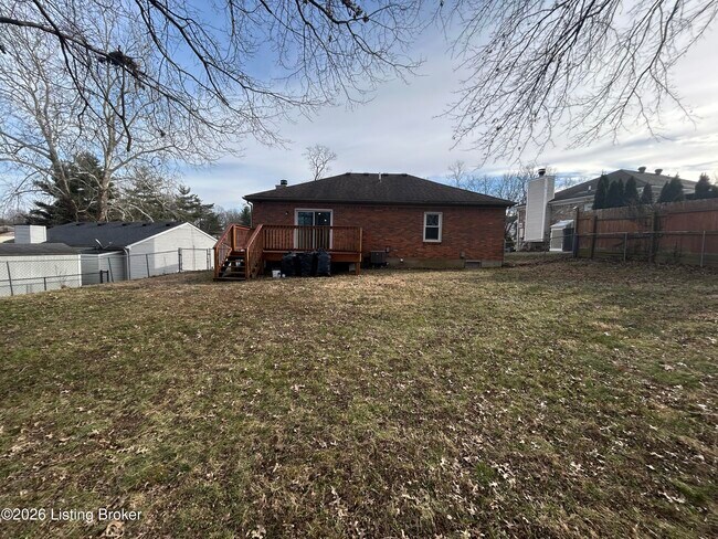 Building Photo - 5510 Baywood Dr