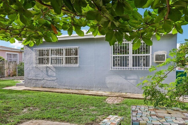 Building Photo - 1045 NW 115th St
