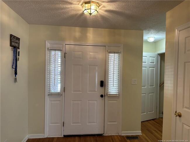 Building Photo - 2827 Beringer Dr