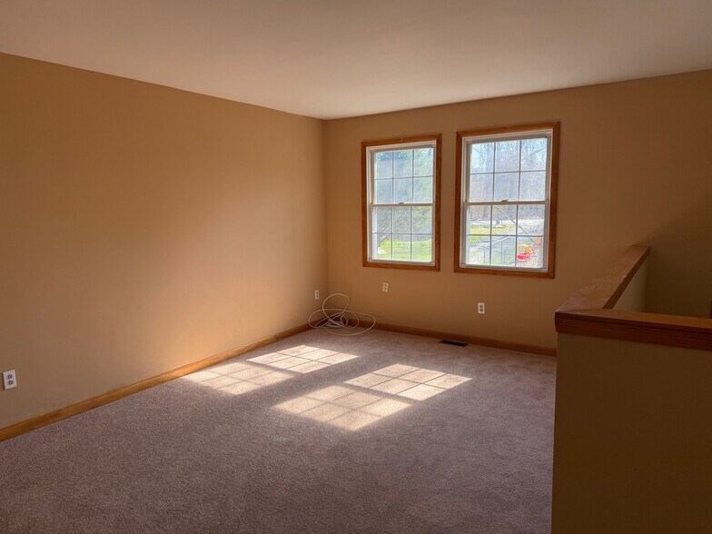 Building Photo - 545 Old Stage Rd