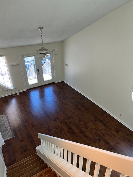 Building Photo - 5001 Grande Dr