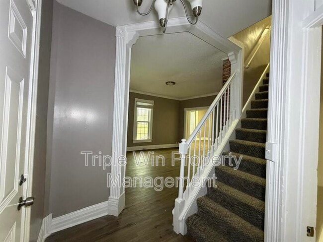 Building Photo - 307 State Hwy 47