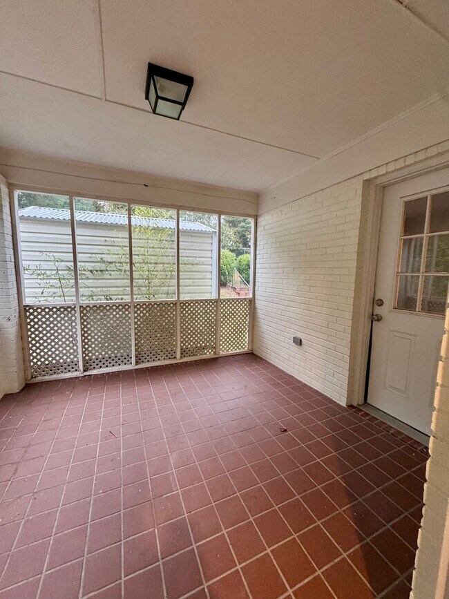 Building Photo - 2720 Hazel St