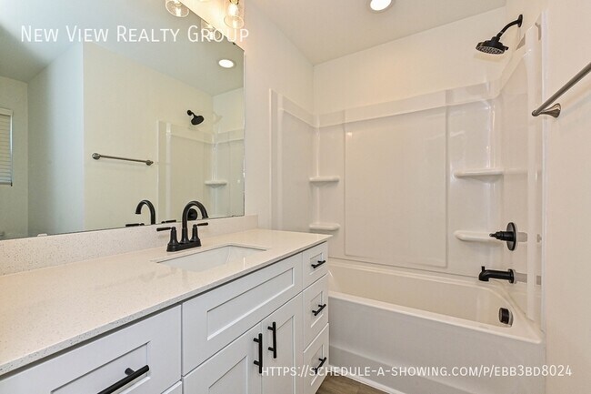 Building Photo - 584 Pleasant Ave