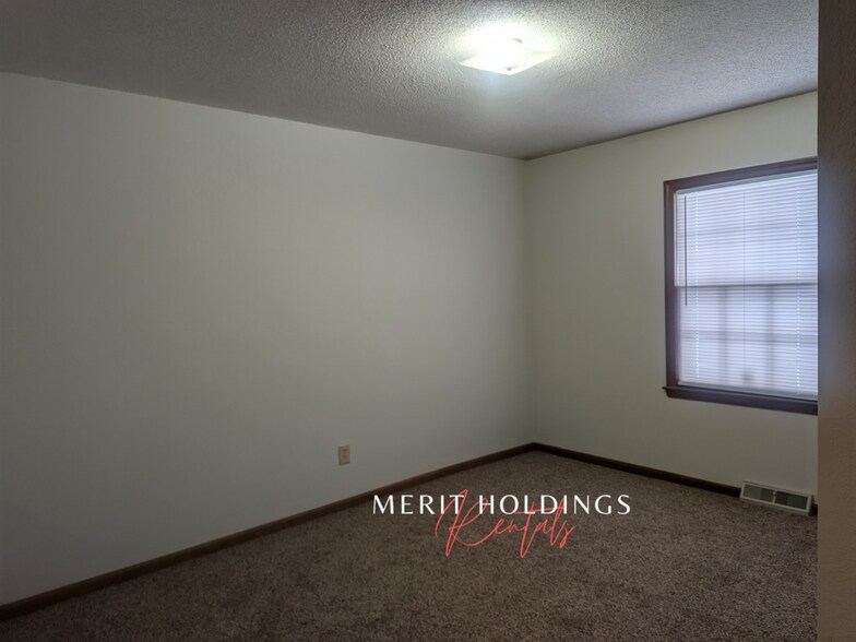 Building Photo - 1421 S Haden Ct