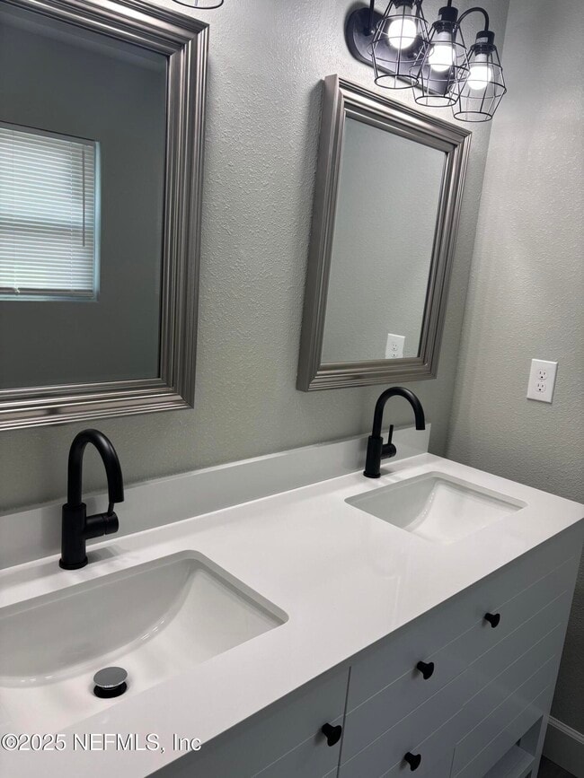 Building Photo - 1963 W 4th St