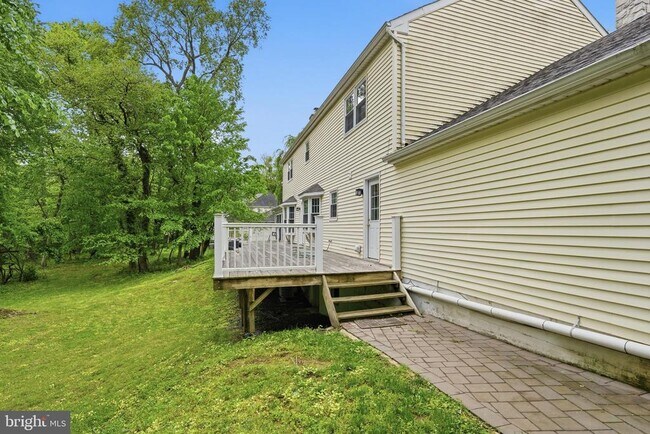 Building Photo - 1316 Heller Dr