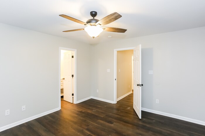 Building Photo - 300 Brookside Dr