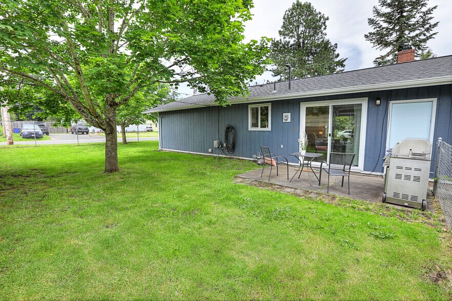 Building Photo - 2630 NE 111th Ave