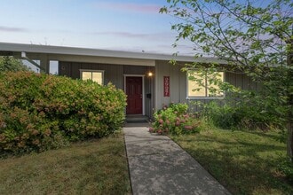 Building Photo - Lovely 2 bed / 2 bath Home in Stonegate
