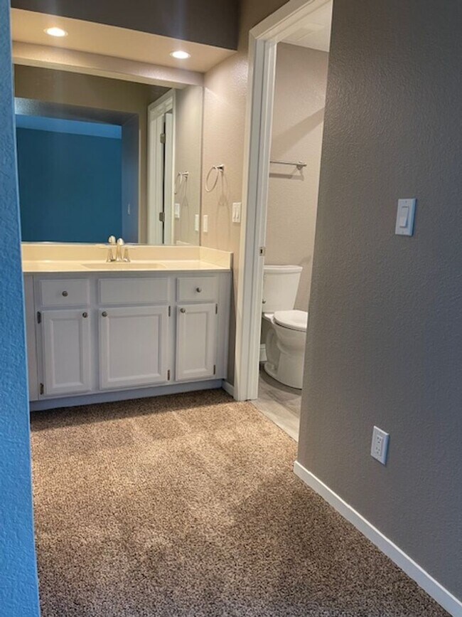 Building Photo - COMING SOON! Beautiful Home with Stunning ...