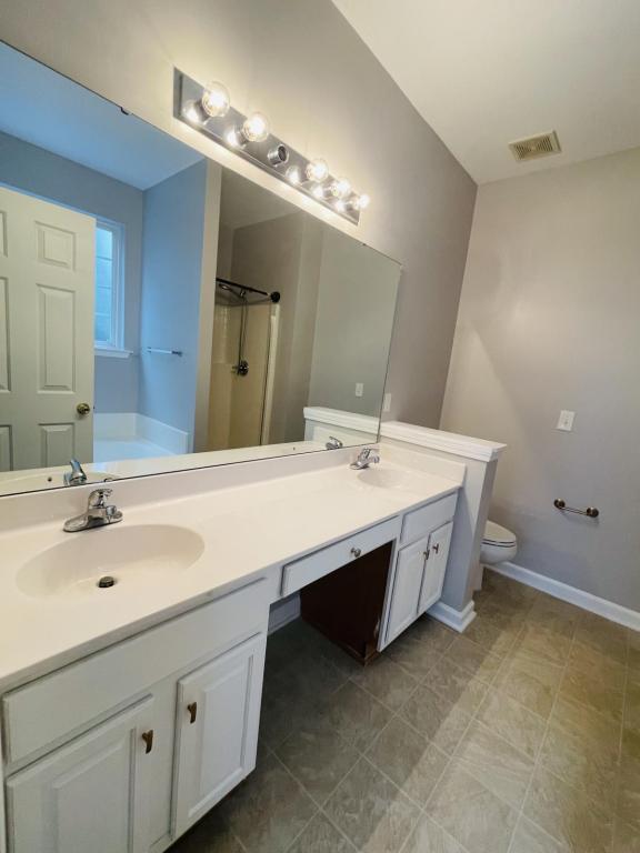 Building Photo - 156 Largess Ln