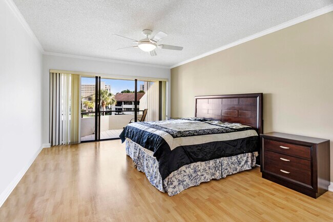 Building Photo - 1100 Marine Way W
