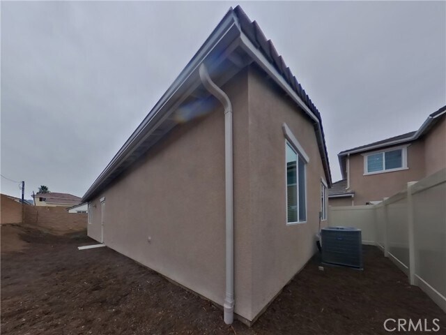 Building Photo - 1735 Lorraine Dr