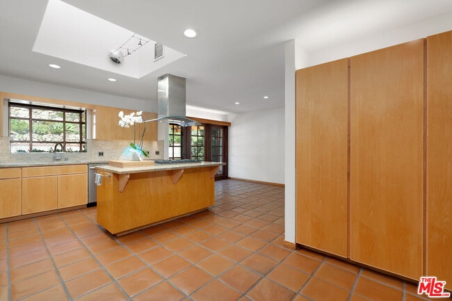 Building Photo - 5942 Paseo Cyn Dr