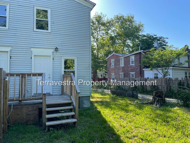 Building Photo - 134-136 S 3rd