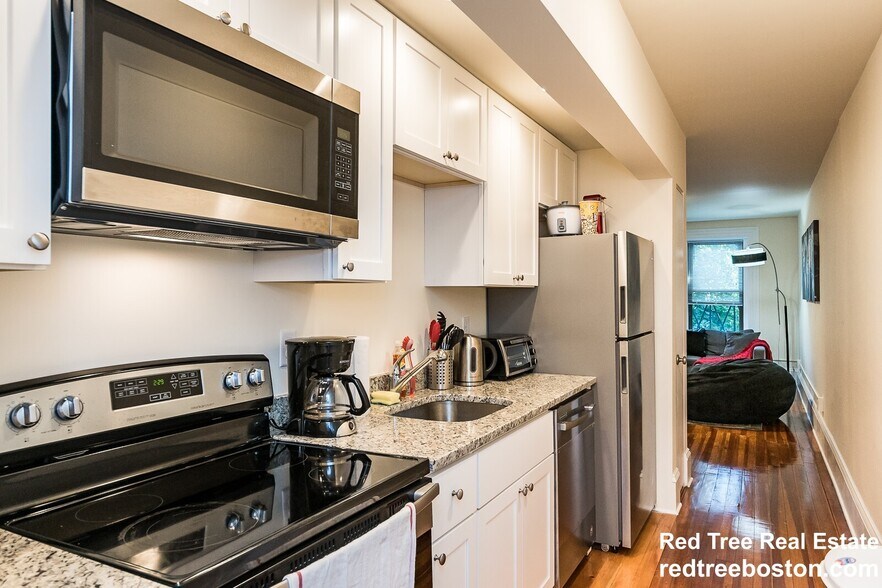 Building Photo - 1415 Beacon St