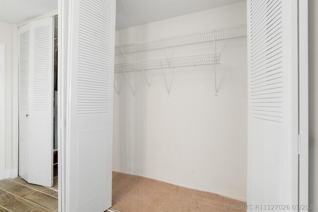 Building Photo - 2567 Dudley Dr E