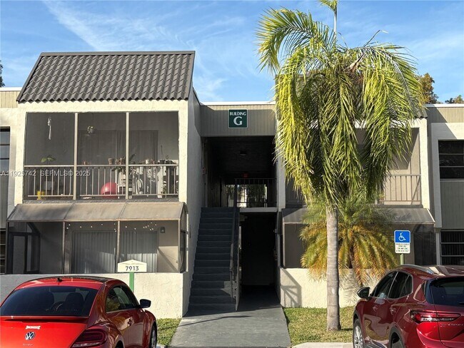 Building Photo - 7913 SW 104th St