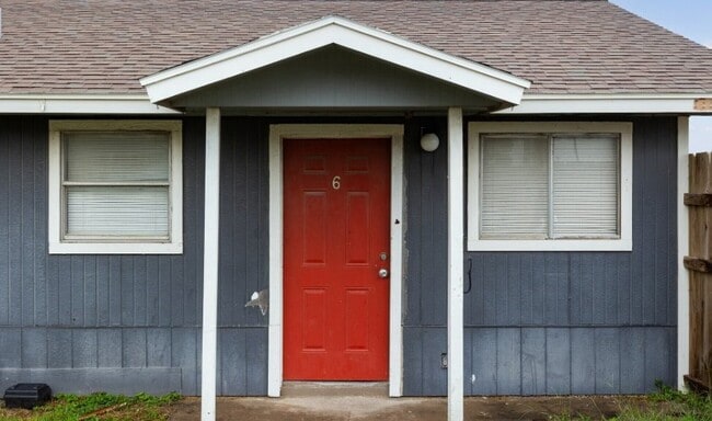 Building Photo - 1010 Behmann St