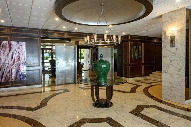 Building Photo - 625 Biltmore Way