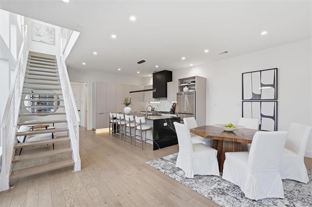 Building Photo - 3633 Thedford Ave