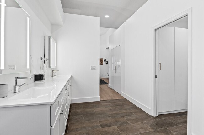 Building Photo - 2493 NW 64th St