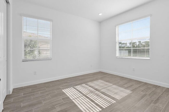 Building Photo - 6843 Cobia Cir