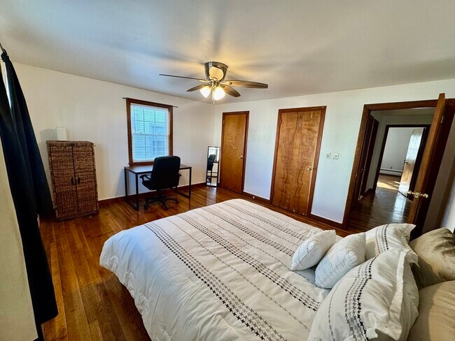 Building Photo - 156 Nichols Ave