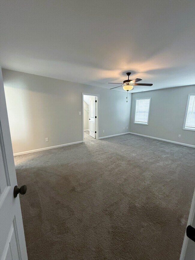 Building Photo - 308 E Franck St