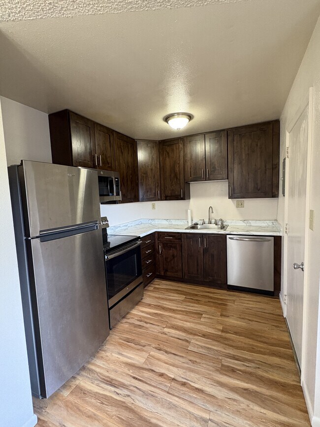 Building Photo - 230 Reed Ave